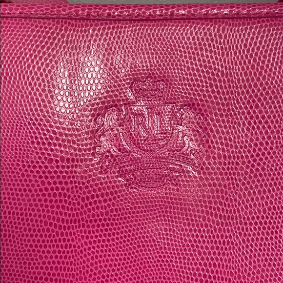 Pink embossed vegan leather tote bag. - Picture 6 of 7